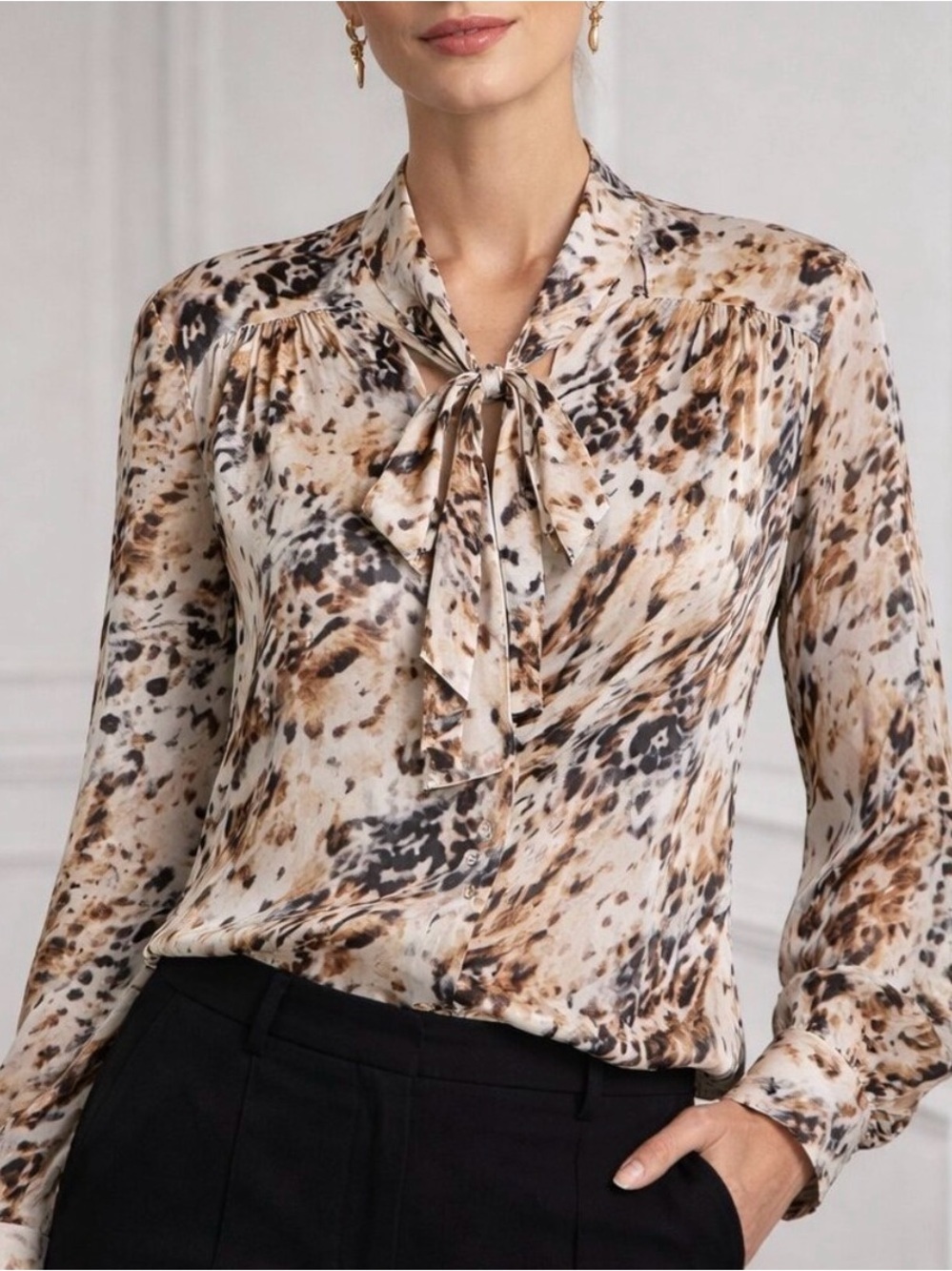 ST. JOHN Black Label Silk Abstract Animal Print Tie Neck Blouse Size 4